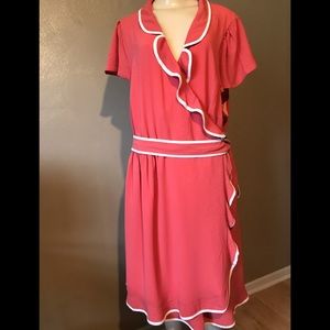 ModCloth 4X peach w/white trim, ruffled side dress